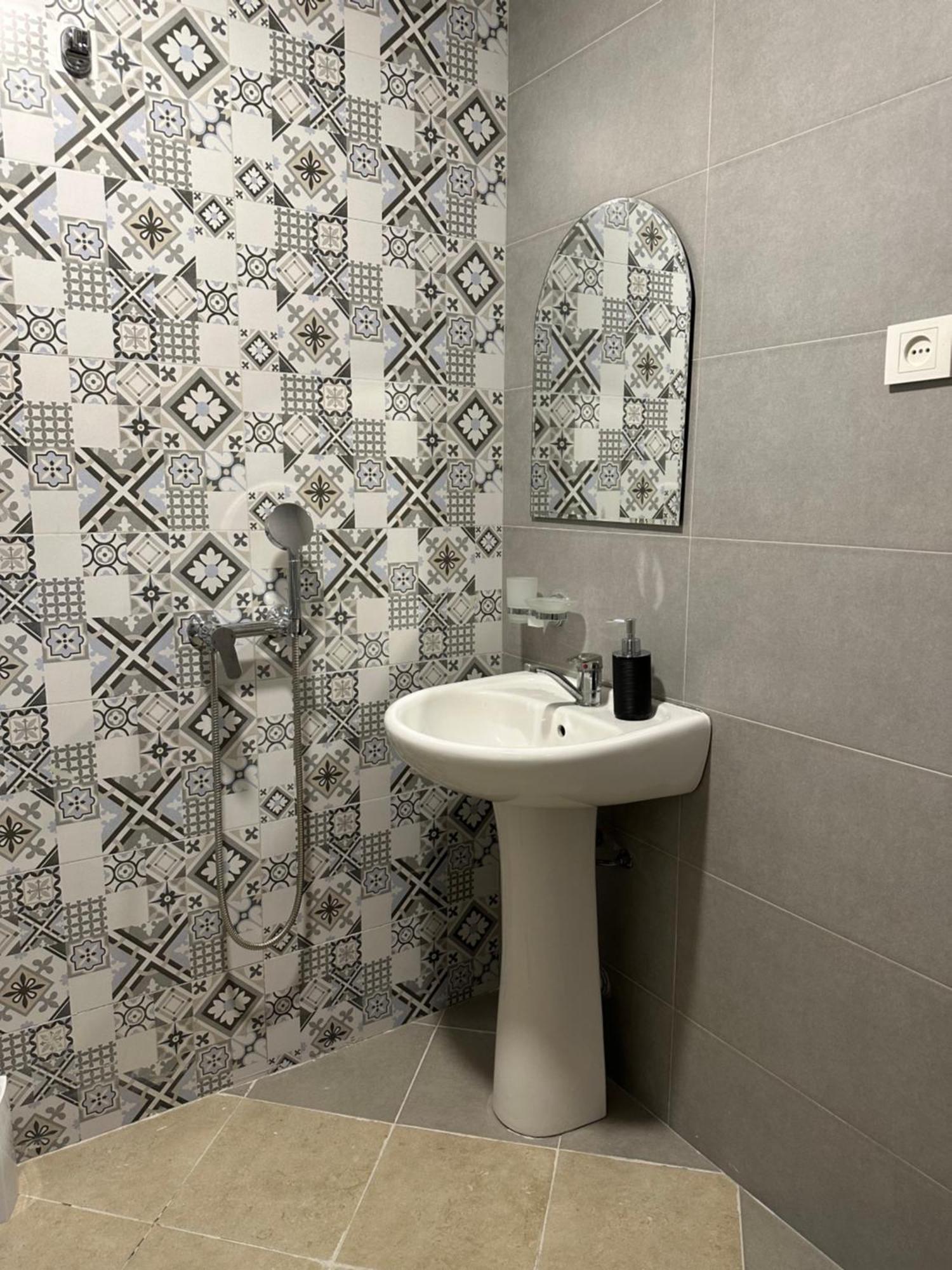 Nid Hotel Tbilisi Bagian luar foto